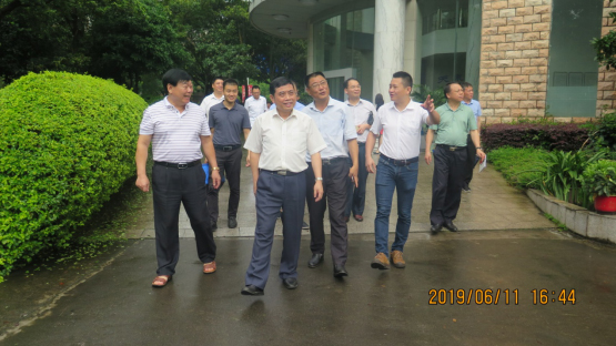 省市場(chǎng)監督管理局副局長(cháng)、省藥品監督管理局局長(cháng)俞開(kāi)海 一行蒞臨我司檢查指導工作